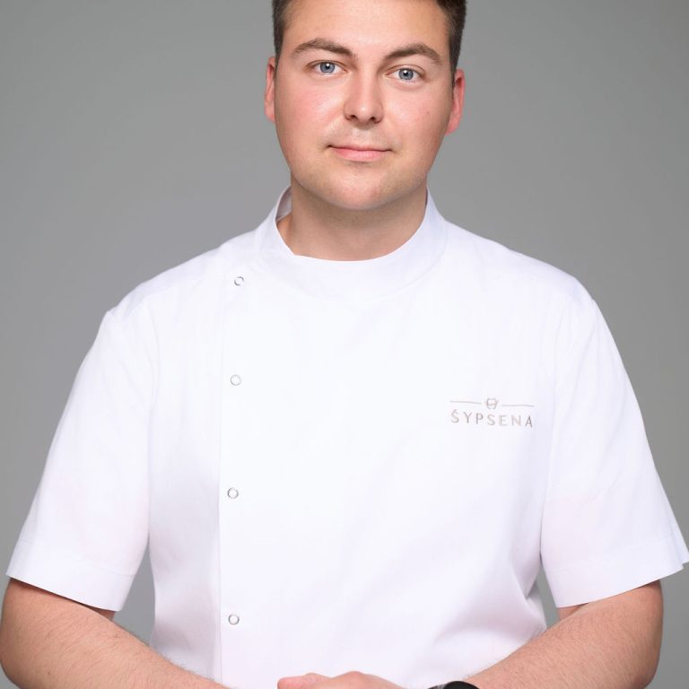 Vykintas Pliavga Burnos chirurgas Panevėžyje OPL-06425